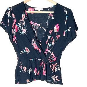 Wild jasmine Black floral V-neck blouse top shirt size medium M B160